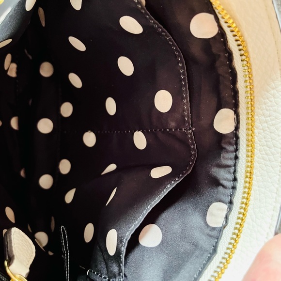 Anne Klein "Like New" Pebble Grain Leather Crossbody Bag in Cream Color - Picture 9 of 13